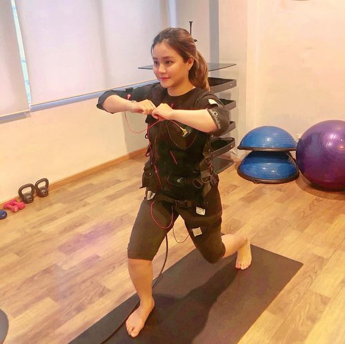 “To enjoy the glow of good health, you must exercise” - Gene Tunney
Had so much fun during my training in @force.humantraining !! You can also get a free trial to experience a new ways to workout 💪🏼💪🏼
.
.
.
.
#healthylife #gym #fitness #sport #health #photooftheday #clozetteid #surabayasport #forcehumantraining #forcehumantrainingsby #beautyvloggerindonesia #beautyvloggersurabaya