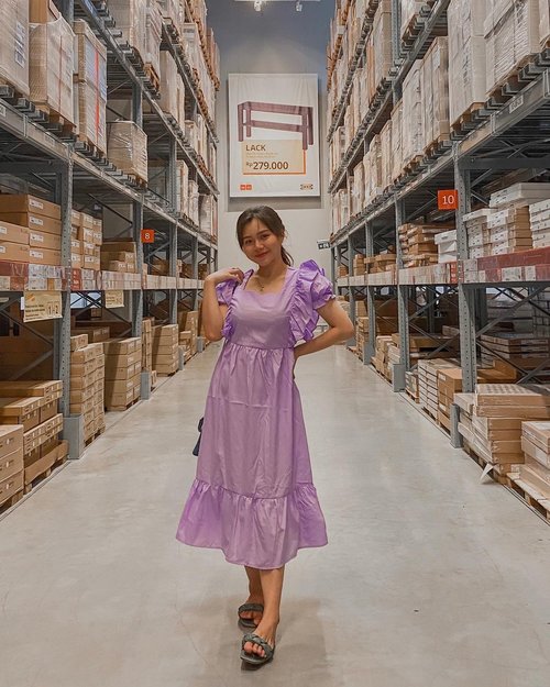 legendary spot! is my outfit too cute to walk around IKEA? sorry, no red dress for today haha!✌🏻
.
.
.
.
.
#koreanstyle #photography #photooftheday #ikea #ikeaindonesia #ikeaalamsutera #spotlight #style #ootd #mood #clozetteid #cny2021 #lilac #smile