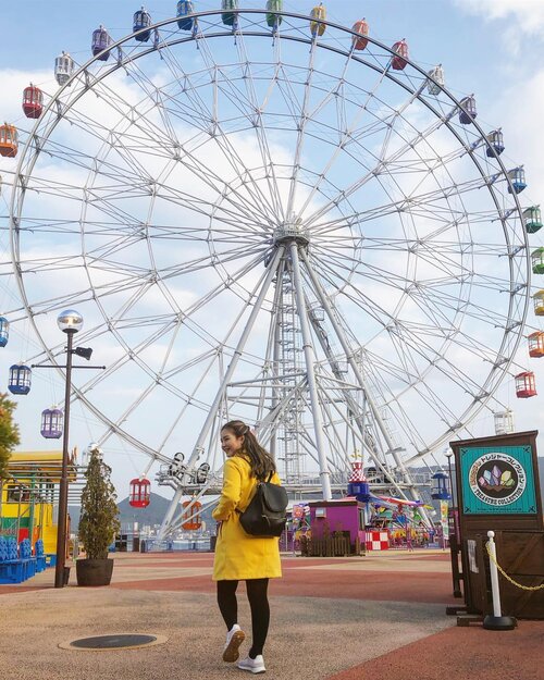 I see nothing in space as promising as the view from a ferris wheel💞🎡
.
.
.
.
.
#ferriswheel #kitakyushu #holiday #spring #winter #vielholiday #clozetteid #japan #explorejapan #観覧車 #日本旅行 #北九州市 #日本の冬 #