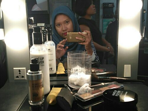 playing with mufe product 😉 #clozetteID