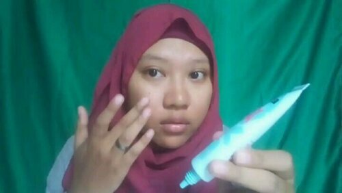 (2/2)
Salfok ke lagunya 😂😂. Cuplikan tutorial makeup foto sebelumnya, beautiess 💕. Geser untuk detail produk yang dipakai ❤ *Maap ya anaknya gak pinter editing 😂* 🎶 BLACKPINK 'As If It's Your Last.

#clozetteid #beauty #makeuptutorial #beautyenthusiast #beautyblogger #bvloggerid #beautiesquad #instavideo #videomotion #videomakeup