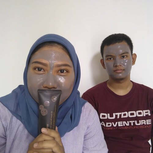 Ketika doi mau pake masker dan di foto 😂😂...#clozetteid #LoopSquad2018 #facemask #masktime  #metime #histime #koreanbrand #innisfreeindonesia #innisfreeglobal #instatoday #instadaily #tapforlike #doubletap #likeforlike #helloeveryone