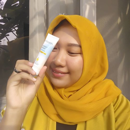 Happy monday!Enjoy of the morning sun and used Wardah Perfect Bright spf28 to prepare and protect your skin 🌤#clozetteid #loopsquad2018 #loopsquadmember #cchanel #wardahperfectbright #wardah #wardahbrightdays #bebrightbeready #localbrand #beauty #bunnyneedsmakeup