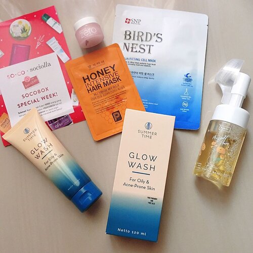 Wahh. Surprise banget dapat socobox special week dari @sociolla  @beautyjournal 🥰🥰.Beberapa produk yang aku dapat ada :🥳 @summertimeindonesia glow wash for oily & acne prone skin🥳 @snpofficial.id bird’s nest aqua fitting cell mask🥳 @daenggimeori_id honey intensive hair mask🥳 @banilaco_id clean it zero cleansing balm original🥳 @npureofficial marigold flower facial wash.Uda ga sabar pengen cobain 😊😊..Buat temen- temen yang pengen belanja di @sociolla jangan lupa pakai kode voucher : SBN046D72 buat dapetin potongan 50.000 yah!#cumadisociolla #socobox #socoid #clozetteid @clozetteid