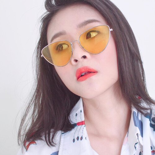 Butuh liburan nih 😤😤Belanja dulu sekarang. Liburan ntar.Yuk nonton video youtube haul buat dapat referensi belanja kalian.Tinggal klik link :https://youtu.be/W5mjZF_AAjo#clozetteid #kacamata #sunglasses #dirumahaja #holidays #holiday #vacation #happyholidays #parties #fun #happy #family #love #pink #summer #together #beautyjournal