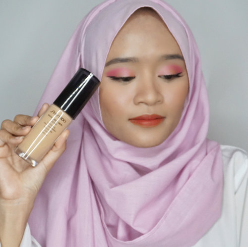 Salah satu foundation kecintaan aku karena hasilnya glowing dan bikin terlihat seperti kulit asli 😍😭...Baca review lengkapnya di link ➡️ http://www.svnnyms.com/2018/07/beauty-review-shiseido-synchro-skin.html...#beautiesquad #bdgbeautyblogger #blogger #shiseido #shiseidofoundation #shiseidosynchroskin #foundation #makeupblogger #makeupenthusiast #indonesiabeautyblogger #beautybloggerindonesia #bbi #clozetteid