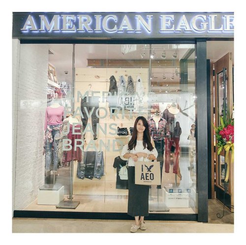 Yesterday visited grand opening of @americaneagleid and got a chance to enjoy 20% off and special voucher from @clozetteid . Thank you 😘😘😘
.
.
#vsco #VSCOcam #clozetteid #ootdindo #ootd #lookbookindo #rindailylife #potd #AEOstyleid #clozetteambassador