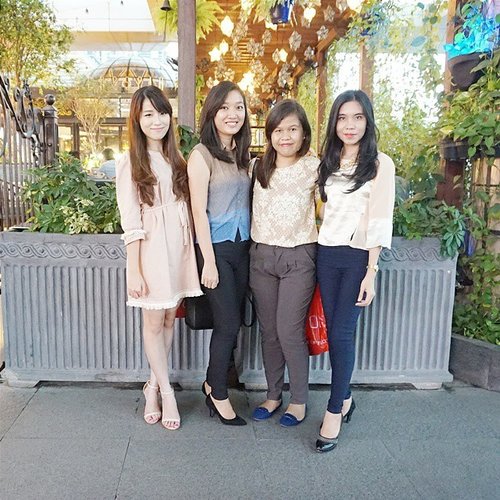 19 years friendship and still counting 👭👭 #vscocam #asian #girl #bff #potd #picoftheday #clozetteid #clozette