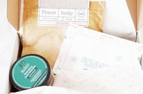 So happy to receive the well-known Frank Body Original Coffee Scrub and Sukin Super Greens Detoxifying Clay Masque  from @benscrub . I've been trying them for several weeks and looks like the review will be up soon on my blog so stay tune.😁
.
.
@benscrub is on a mission to rethink beauty by providing a line of essential that celebrate realness than cover it up. #beautyisours #benscrub #sukin #frankbodyscrub #clozette #clozetteid #beautybloggerid #vscocam #likeforlike