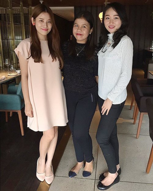 It's nice to meet up with old friends, flash back to old times and talk about so many things from a to z! 
See you again girls @putrimika @sabella_liu 😘😘😘
.
.
#highschoolfriends #friendshipneverdies #reunion #bff #clozetteid #clozette #potd #picoftheday #ootdindo #like4like #rindailylife