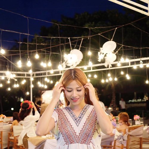 About last night gala dinner with @sahabatmarina. Messy hair because of the blowing wind but still can't stop smiling because of the pretty bohemian decoration and knowing new friends from around Indonesia with each unique personalities and achievements, such a valuable experince ☺️☺️☺️
.
.
.
#marinabeautyjourney #saatnyabersinar #clozetteid #clozette #beautybloggerid #kbeautyblogger #fdbeauty #bohemianstyle #portrait #photography #hairstyle #potd #picoftheday