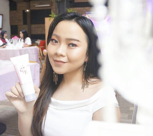 Selamat makan siang 💖

#FanboPreciousWhite
#FanboCosmetics 
#EffortlessBeauty .
.
.
.
.
.
.
.
.
.
. 
#styleblogger #vscocam  #beautyblogger  #fashionpeople 
#fblogger #blogger #패션모델 #블로거 #스트리트스타일 #스트리트패션 #스트릿패션 #스트릿룩 #스트릿스타일  #bestoftoday #style #l4l #ggrep #ootd #bblogger #whatiwore #ootdmagazine #clozetteid #smile