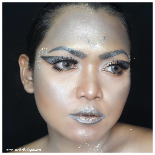 My Metal Inspired Makeup Challenge with @beautiesquad x @inezcosmetics
Kindly visit my Blog 👇👇👇
.
.
bit.ly/INEZ1-savitri
.
.
#Beautiesquad #BeautiesquadxInez #InezCosmetics #elementinspired 
#clozetteid