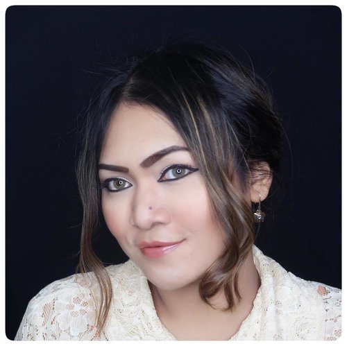 Selamat Hari Kartini Wanita Indonesia, Kali ini @beautiesquad mengadakan Woman Empowerment Makeup Collaboration 😍😍, yuk liat lebih lanjut seperti apa sih Makeup Collaboration-nya
.
.
bit.ly/BS-WEsavitrihutapea
.
.
#BeautiesquadAprilCollab #WomanEmpowerment #BeautiesquadKartiniDay #HariKartini
#savitrihutapeablog #savitrihutapeamakeup #clozetteid