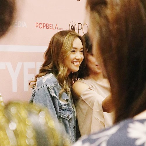 My favorites memories this year is meeting @imjennim 😭💕💕💕. I have been following her for quite some times and to meet my role model is something i never gonna forget. I still remember how im shaking when i met Jenn from excitement.Definitely my favorite moment from 2017#throwbackthursday #10dayswithyou