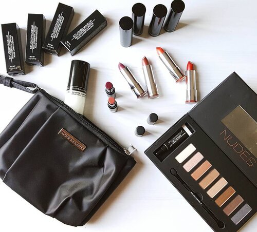 Thankyouuuu @studiomakeupid !! I have my eyes on some of the lipstick shades already, and cannot wait to try the Nudes eyeshadow palette! Not to mention the cute make-up pouch 💖💖😊
.
Swatches these babies on my snapchat 👻 stellajulian 👻