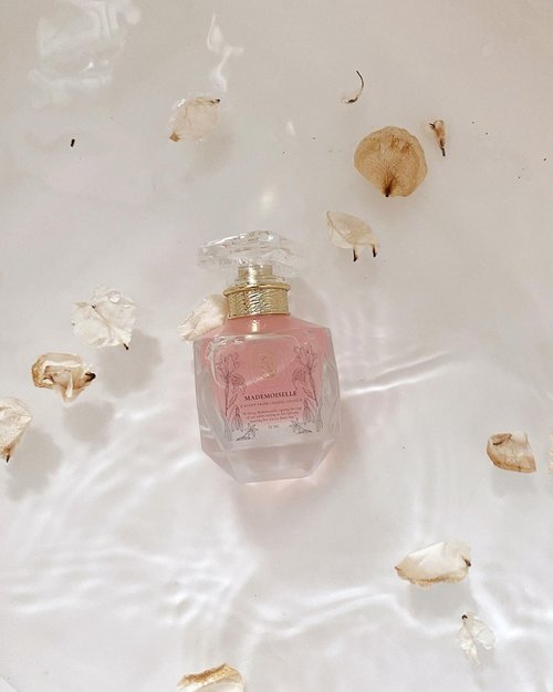 Take a bath with a luxurious potion ✨-This beautifully packaged perfume bottle inspired by the scent of luxury. There's more to choose at @thelivingpotion. I'm in love!#clozetteid