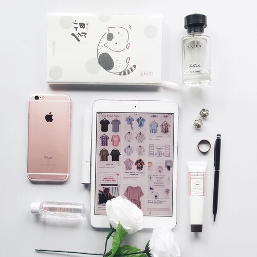 when work at home turn into fun 🙈
well, as i have a busy mind, i cant stand to just being a stay at home mom (resigned from the job while heavily pregnant few months a go)
i think i will be ready startin another project while still writing as freelance contributor. and my baby will turn 3 months next month so hope eveything will be easier with job at home and work of my passion 🙌🏻
