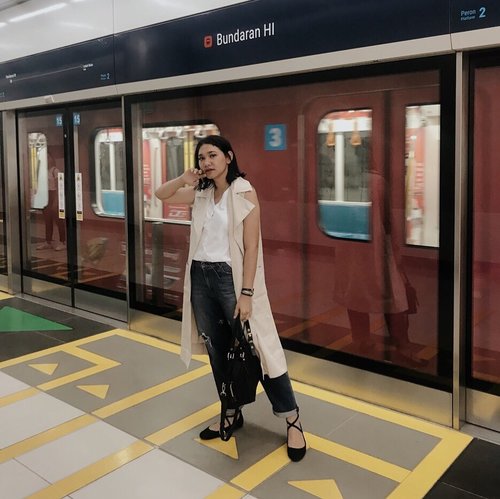 I have so many talks with my sister years ago that we wish someday we can dress up and look good while commuting but still comfortable and feel safe enough and not get any kind of cat-calling from abang2 (you know)
-
Now, we all can. Still cannot believe we have our own MRT in Jakarta. ✨
-
#celliswearing 
#clozetteid 
#mrtjakarta