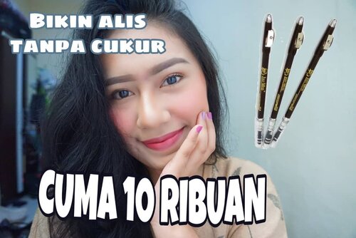 Ohhh aliiiss, kamu semakin cucok meong kalau di gambar pakai pensil alis .
Untung nya pensil alis murah meriah ini bisa jadi alternatif dikala budget buat buat beli makeup lagi menipis 🙈😁... Kalau brand @justmiss_id dari 2009 aku udah pakai lipstiknya yang kaya krayon, tapi dlu masih gonjang ganjing soal kelayakannya, karena dlu blm ada BPOM kalau tidak salah. 
Nah, tapi sekarang Just Miss udah aman digunaain karena udah ada Bpom nya ..
Aman saudara saudara..
Cara gambar alis gimana sih???
Cek videonya di Youtube channel aku, Link ada di Bio. .
.
.
.
.
#TutorialMakeup #tutorialalis #eyebrowtutorial #eyebrows #eyebrow #tutorialeyebrow #makeupoftheday #eyemakeuptutorial #blogger #beautyblogger #motd #vlogger #makeup #makeuplooks #makeupartist 
#makeup #beauty #beautyblogger
#indonesiabeautyblogger
#indobeautygram #bblogger
#asianblogger #bbloggers
#ClozetteID 
#Makeuptutorial @indobeautygram @indovidgram #indovidgram
#motd #Beautynesiamember 
#BloggerMafia #Kbeauty 
#beautyblogger #@tampilcantik