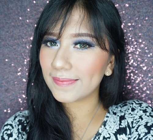 🌹FACE : 
1. @makeoverid Ultra Cover Liquid Matt Foundation 02 Pink Shade 
2. @byscosmetics_id HD Flawless Powder Foundation. 🌹EYEBROW : 
1. @ultima_id WONDERWEAR Eye-Posh Brow Filler 01 Light Brown. 🌹EYES :
1. @ultima_id WONDERWEAR Eye-posh colour quad 02 OCEANIC 
2. @ultimaii_id WONDERWEAR Eye-Posh Liquid Liner - Black 
3. @studiomakeupid Waterproof mascara - Black 
4. Softlens : Softlens Green Mango X2 bio Four by EXOTICON @x2softlens 🌹CHEEK : 
1. @byscosmetics_id Blusher - Coral . 🌹LIPS :
1. @purbasari_indonesia EC88 Amethyst .
.
.
.
.
. 📷 SONY A5100 💥 .
.
.
.
.
#makeup #beauty #beautyblogger
#indonesiabeautyblogger
#indobeautygram #bblogger
#asianblogger #bbloggers
#like #like4like #follow #instabeauty
#followforfollow #likeforlike
#makeupindo #makeupindonesia#l4l #like
#YossiMakeup #ClozetteID
#Makeuptutorial
#indovidgram
#IVGBeauty
#Indonesiabeautyvlogger
#motd #youtuberindonesia #youtuber #beautybloggerindonesia #Beautynesiamember #BloggerMafia