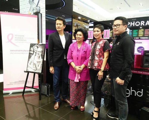 #nowhappening ghd Electric Pink Launch Event in collaboration with Yayasan Kanker Payudara Indonesia (YKPI) at Sephora Central Park!
#ghdpink #SephoraIDNXghdpink