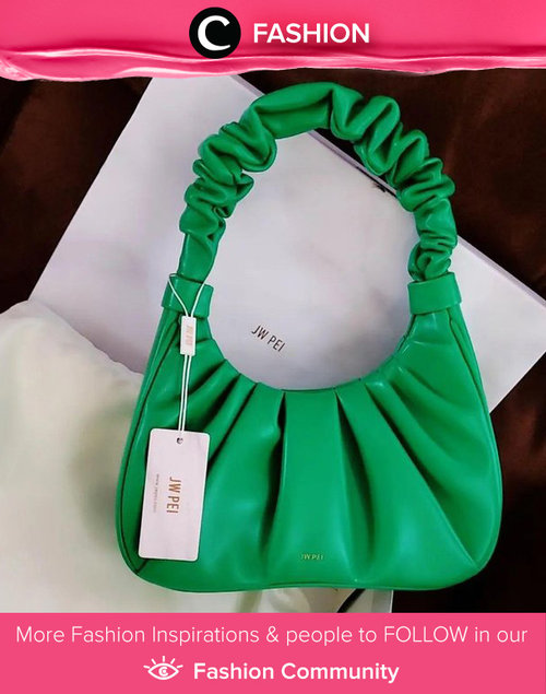 The 'it' color of the year! Have you got at least one fashion item in this shade of green? Image shared by Clozetter @adith. Simak Fashion Update ala clozetters lainnya hari ini di Fashion Community. Yuk, share outfit favorit kamu bersama Clozette.