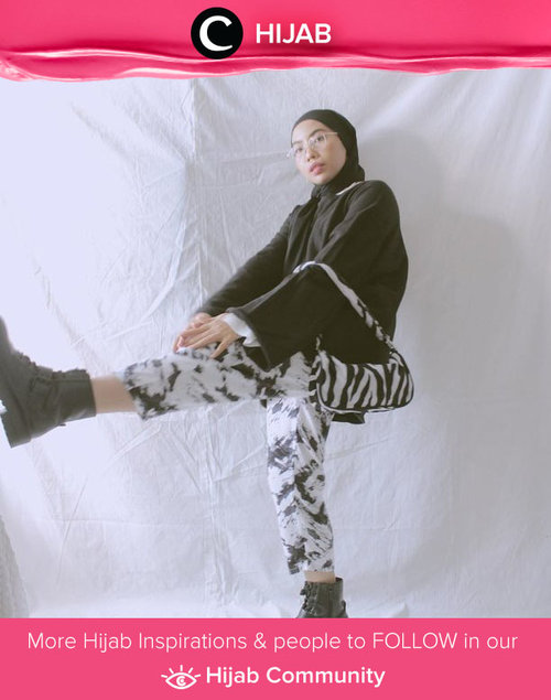 Kick the Monday blues away with black-dominated outfit like Clozette Ambassador @Ladyulia. Simak inspirasi gaya Hijab dari para Clozetters hari ini di Hijab Community. Yuk, share juga gaya hijab andalan kamu.