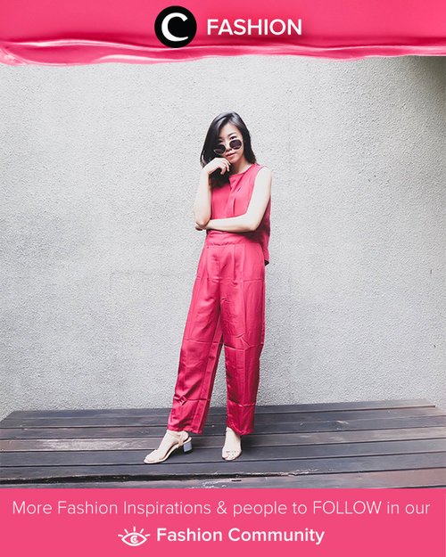 Play with red jumpsuit. Why not? Simak Fashion Update ala clozetters lainnya hari ini di Fashion Community. Image shared by Clozetter: @angeliasamodro. Yuk, share outfit favorit kamu bersama Clozette.