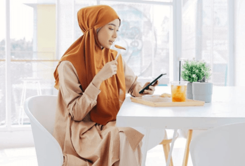 5 Koleksi Hijab Bergo yang Nyaman untuk di Rumah