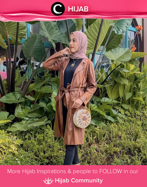 Earth-tone blazer for an afternoon strolls. Image shared by Clozetter @ShafiraRizky. Simak inspirasi gaya Hijab dari para Clozetters hari ini di Hijab Community. Yuk, share juga gaya hijab andalan kamu.