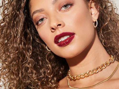 The 4 Best Haircuts for Curly Hair, According to a Pro   