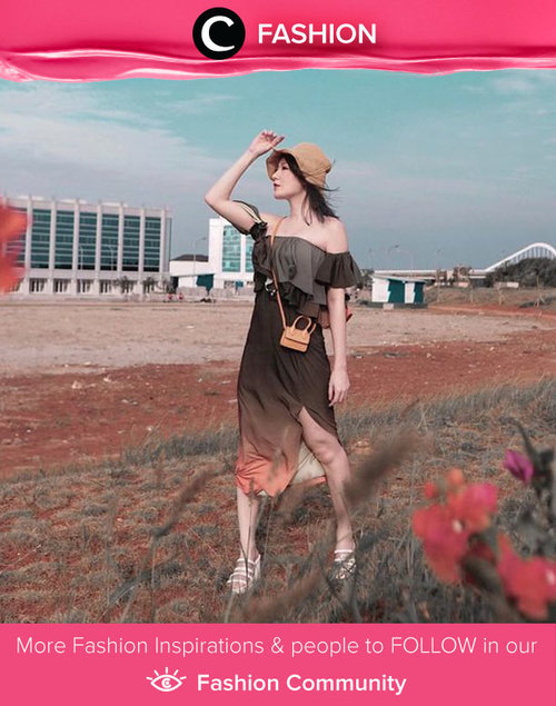 We’re obsessed with this beautiful off-shoulder dress and micro bag! How about you, Clozetters? Image shared by Clozette Ambassador @vicisienna. Simak Fashion Update ala clozetters lainnya hari ini di Fashion Community. Yuk, share outfit favorit kamu bersama Clozette.