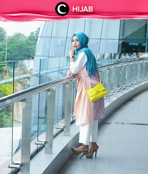 Warna - warni pastel akan menjadi trend di tahun ini! Simak inspirasi gaya di Hijab Update dari para Clozetters hari ini, di sini http://bit.ly/clozettehijab. Image shared by Clozetter: mayafebrian. Yuk, share juga gaya hijab andalan kamu.