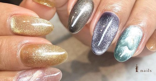 Velvet nails are trending, and they're *the* perfect manicure for the festive season