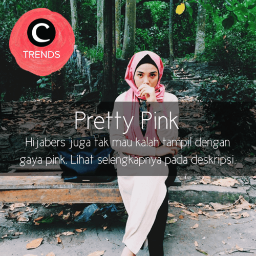 Hijabers juga tak mau kalah tampil dengan gaya pink di bulan Oktober ini. Lihat selengkapnya di sini http://bit.ly/1LJe1ge. Atau cek juga kurasi dengan tema lainnya di sini http://bit.ly/1M5lzbK