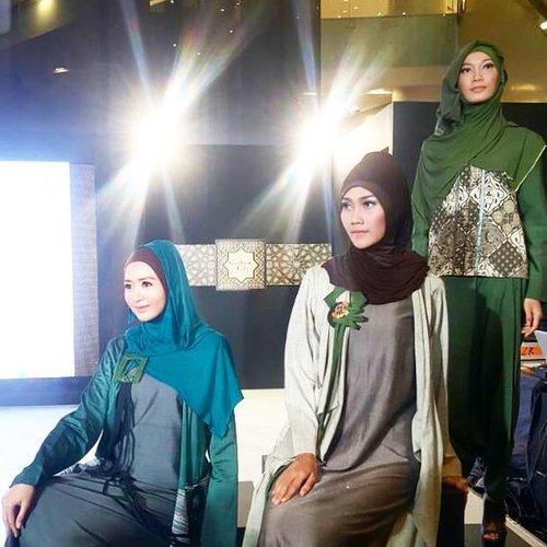 Salah satu koleksi busana yang ditampilkan di acara Ramadhan in Style di @gandariacity sore ini. Warna-warna netral dalam koleksi ini membuat tampilan lebih elegan dalam balutan yang sederhana.

#ClozetteID