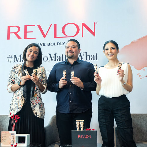 Revlon Ajak Perempuan Indonesia Lebih Percaya Diri Dengan Foundation Terbarunya 