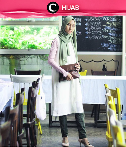 Selamat pagi! Yuk, pakai outfit terbaikmu untuk mengawali minggu ini. Simak inspirasi gaya di Hijab Update dari para Clozetters hari ini, di sini http://bit.ly/clozettehijab. Image shared by Clozetter: festizuhri. Yuk, share juga gaya hijab andalan kamu.