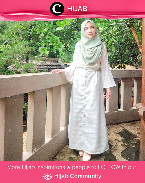 Button long skirt for hijab vintage look. Simak inspirasi gaya Hijab dari para Clozetters hari ini di Hijab Community. Image shared by Clozette Ambassador: ayuindriati. Yuk, share juga gaya hijab andalan kamu 