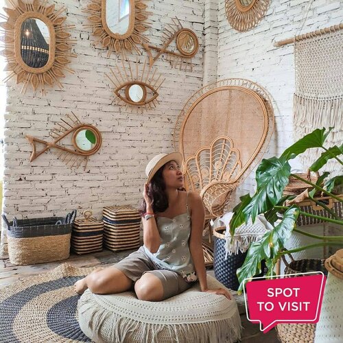 #SpotToVisit This Weekend@tulipcafejogja, Jalan Padma No. 888, Sleman, D.I. Yogyakarta.​Yuk tag teman yang mau kamu ajak ke sini..📷 @dinilint @ditanyaaa @ernesismo @eatlaughhappy​​​#ClozetteID #cafejogja #jogja #instacafe #tulipcafejogja #tulipcafe