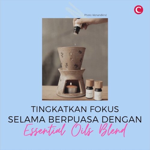 Work from home ditambah sedang berpuasa, 🕒 jam 3 sore ke atas biasanya konsentrasi sudah mulai buyar, nih. Tenang, coba pakai 5 essential oil blend ini yang bisa bantu meningkatkan mood dan konsentrasi kamu! ✨.Ngomong-ngomong, kamu tim EO yang langsung pakai di kulit, atau tim EO dengan diffuser/burner? .@sare.botanics @klenandkind @organicsupplyco @natunaessential @rumahatsiri#ClozetteID #ClozeetteIDVideo #EOBlend #EssentialOilBlend #EssentialOil