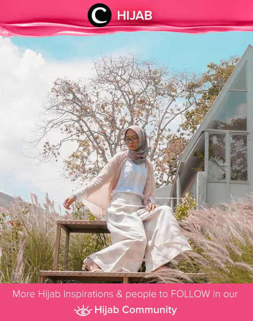Clozetter @diannopiyani blends with nature with her neutral-colored outfit. Simak inspirasi gaya Hijab dari para Clozetters hari ini di Hijab Community. Yuk, share juga gaya hijab andalan kamu.