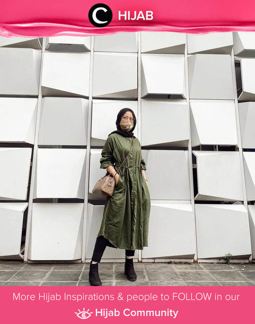 Warna-warna gelap selalu jadi pilihan yang 'aman' untuk mengangkat penampilanmu, Clozetters. Image shared by Clozette Ambassador @cyndiadissa. Simak inspirasi gaya Hijab dari para Clozetters hari ini di Hijab Community. Yuk, share juga gaya hijab andalan kamu.