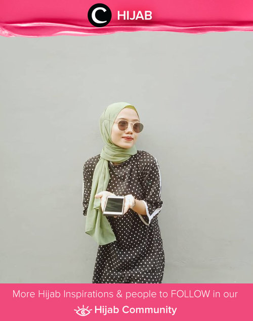 Memasuki minggu terakhir Ramadan, sudah mulai memilih baju mudik yang nyaman? Style Clozetter @Auliatrisakti dengan long dress dan pasmina simpel seperti ini bisa jadi inspirasimu, Clozetters. Simak inspirasi gaya Hijab dari para Clozetters hari ini di Hijab Community. Yuk, share juga gaya hijab andalan kamu.  