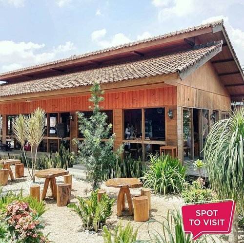#SpotToVisit​150 Coffee and Garden @150coffeegarden, Jl. Sulaksana, Cicaheum, Bandung​Yuk tag teman yang mau kamu ajak ke sini..📷 @tantengopi​​​#ClozetteID #kafebandung #outdoorcafe #cafebandung