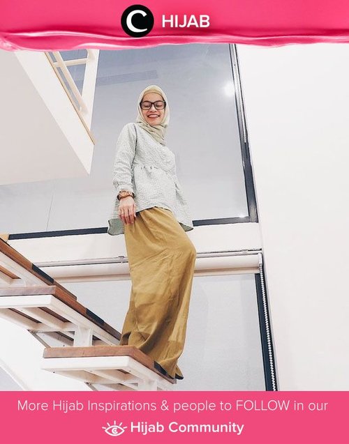 Stay covered yet beautiful for your fashion friday. Simak inspirasi gaya Hijab dari para Clozetters hari ini di Hijab Community. Image shared by Clozetter : @RegitaKurniavi. Yuk, share juga gaya hijab andalan kamu.