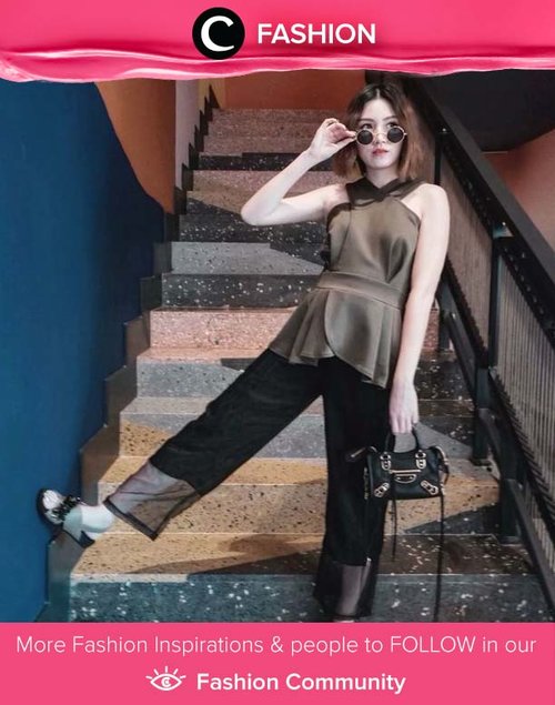 Clozette Ambassador @vicisienna plays with dark colors for her edgy style. Simak Fashion Update ala clozetters lainnya hari ini di Fashion Community. Yuk, share outfit favorit kamu bersama Clozette.