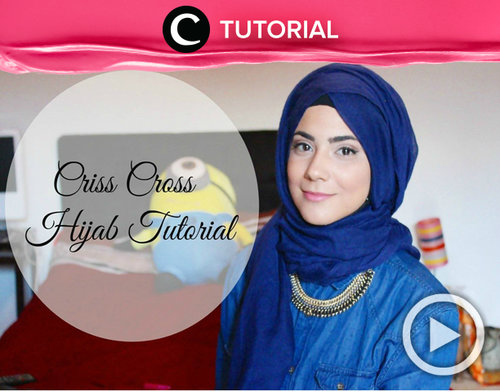 Gaya hijab yang satu ini bisa jadi solusi untuk tampil cantik di acara formal. Yuk, lihat tutorialnya dalam video berikut http://bit.ly/2bjBUyO. Video shared by Clozetter: dintjess. Cek Tutorial Updates lainnya pada Tutorial Section.