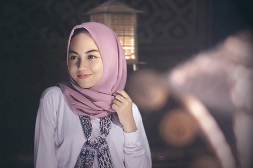 Tips Memilih Warna Hijab untuk Kulit Sawo Matang